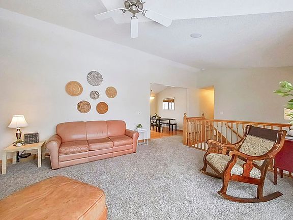 5th image of 2435 Valley Dr