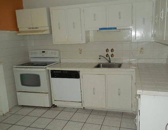 2nd image of 4190 Centurian Cir