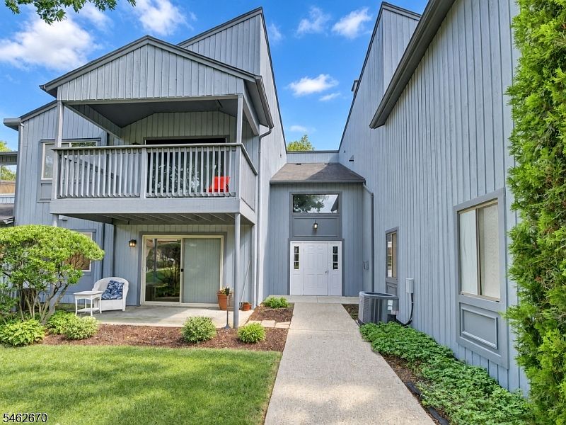 1st image of 196 Drake Ln #196