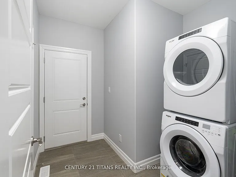 19 Tracy Dr — Photo 20