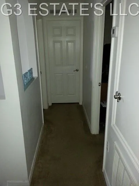 4 bed, 2.5 bath, 2200 sqft, $2,400 — Photo 4