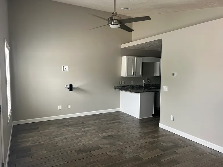 8315 Elizabeth Ave — Photo 3