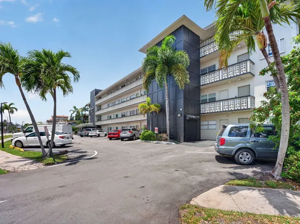 941 Crystal Lake Dr APT 302, Pompano Beach, FL 33064