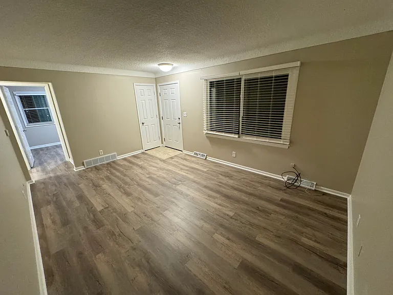 2651 E Sheridan Ave — Photo 2