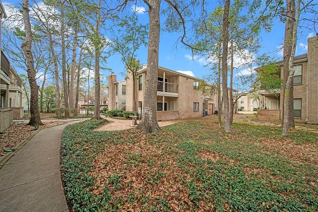 2 bed, 1106 sqft, $1,440 — Photo 4