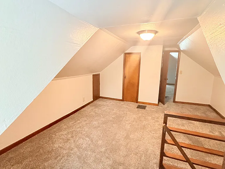 428 S Clemens Ave — Photo 17