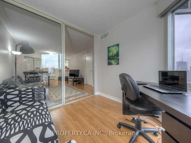 1001 Bay St #2107 — Photo 6
