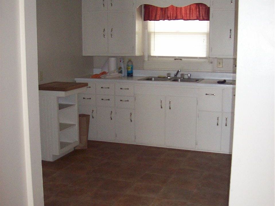 2nd image of 509 Madison Ave