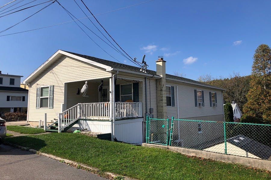 1st image of 141 W Ruddle St