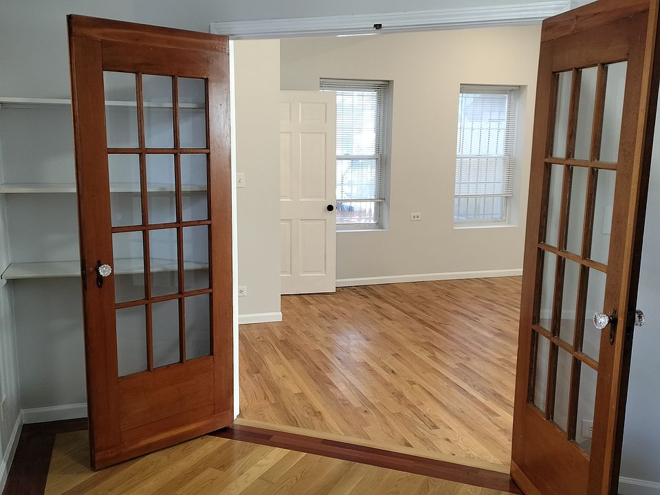 1st image of 1128 N Winchester Ave #1AR