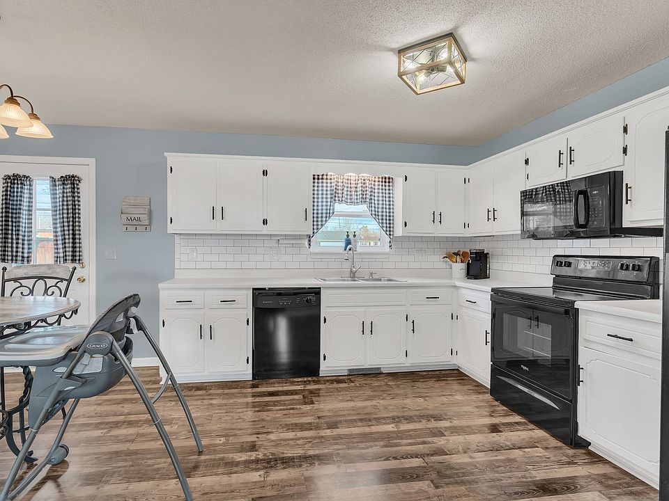 1st image of 2867 Chinquapin Ln