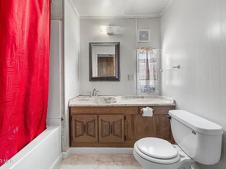 2121 Nadeau St — Photo 8