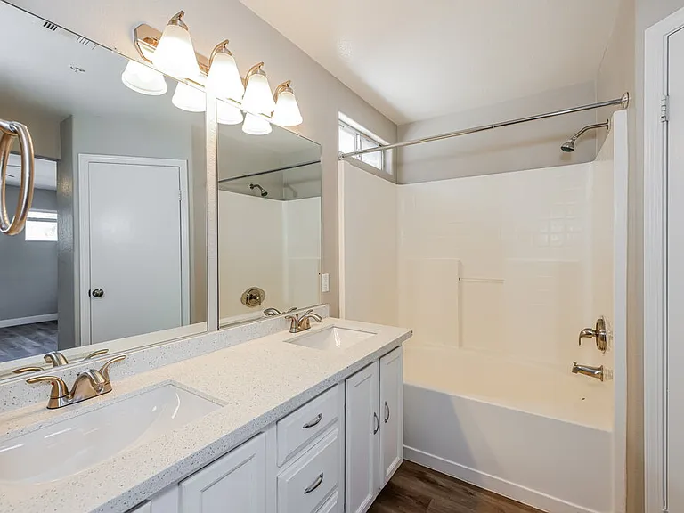 3010 Sunrise Bay Ave — Photo 11