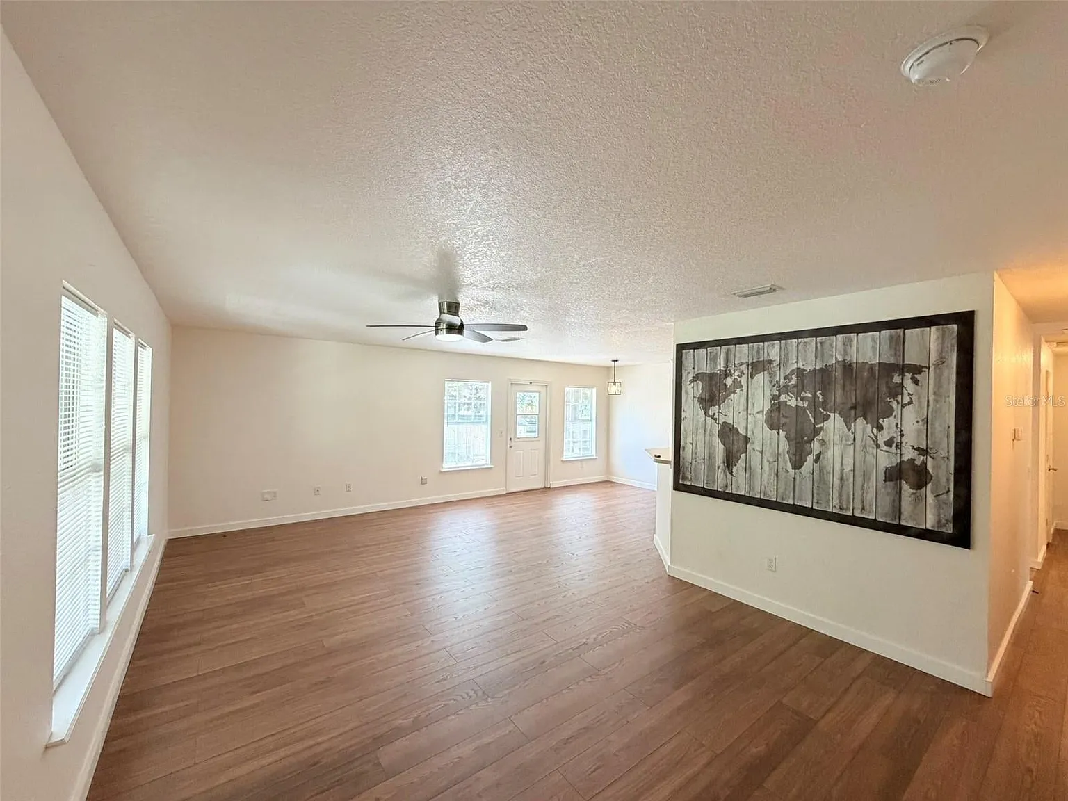 4 bed, 1498 sqft, $2,300 — Photo 3
