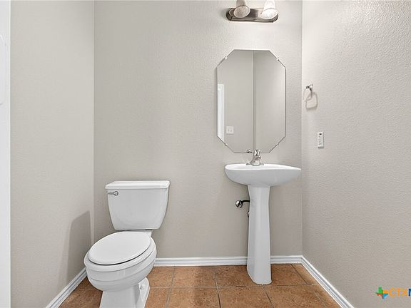 4th image of 2503 Black Orchid Dr
