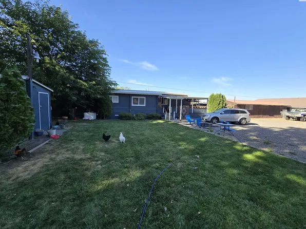 24524 S Oak St, Kennewick, WA 99337