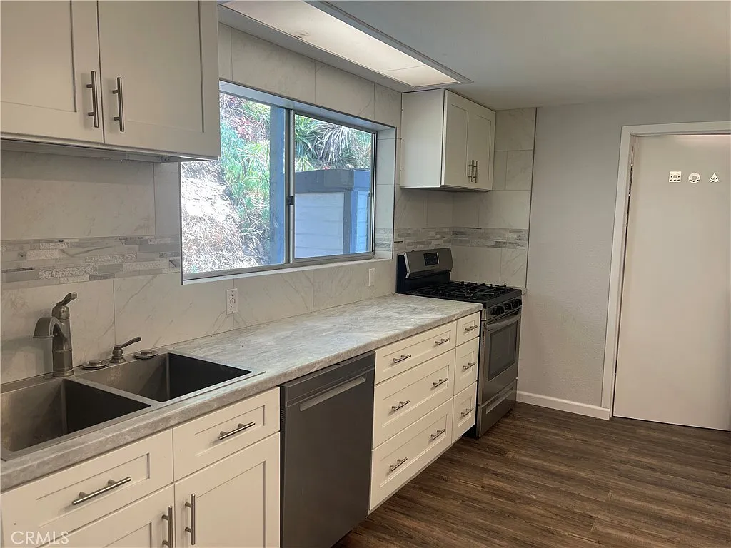 4 bed, 1920 sqft, $3,500 — Photo 4