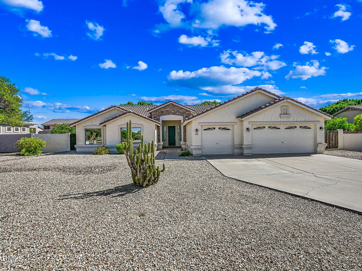 4 bed, 2.5 bath, 3039 sqft, $2,800 — Photo 2