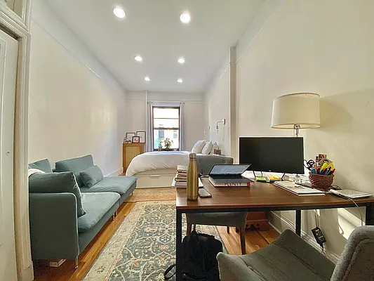 Rented by Oxford Property Group | media 25