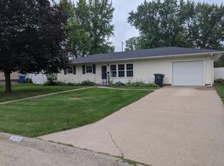 2930 27th Ave, Rock Island, IL