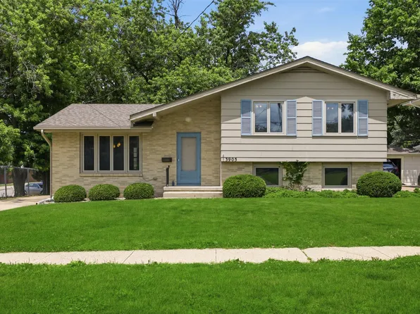 3905 Bel Aire Rd, Des Moines, IA 50310