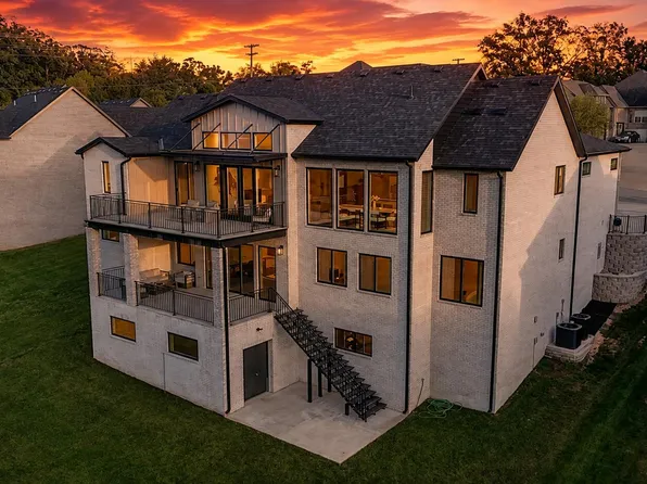 343 W Monarchwood Drive, Nixa, MO 65714