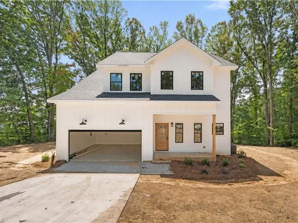 4728 Spitfire Ln, Winston Salem, NC 27103
