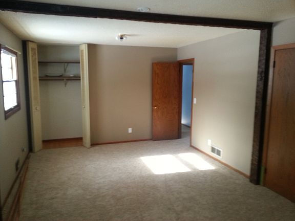 5th image of 2688 Minnehaha Ave E