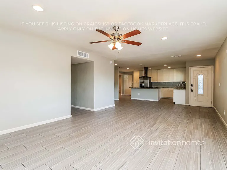 1027 E Frost Dr — Photo 4