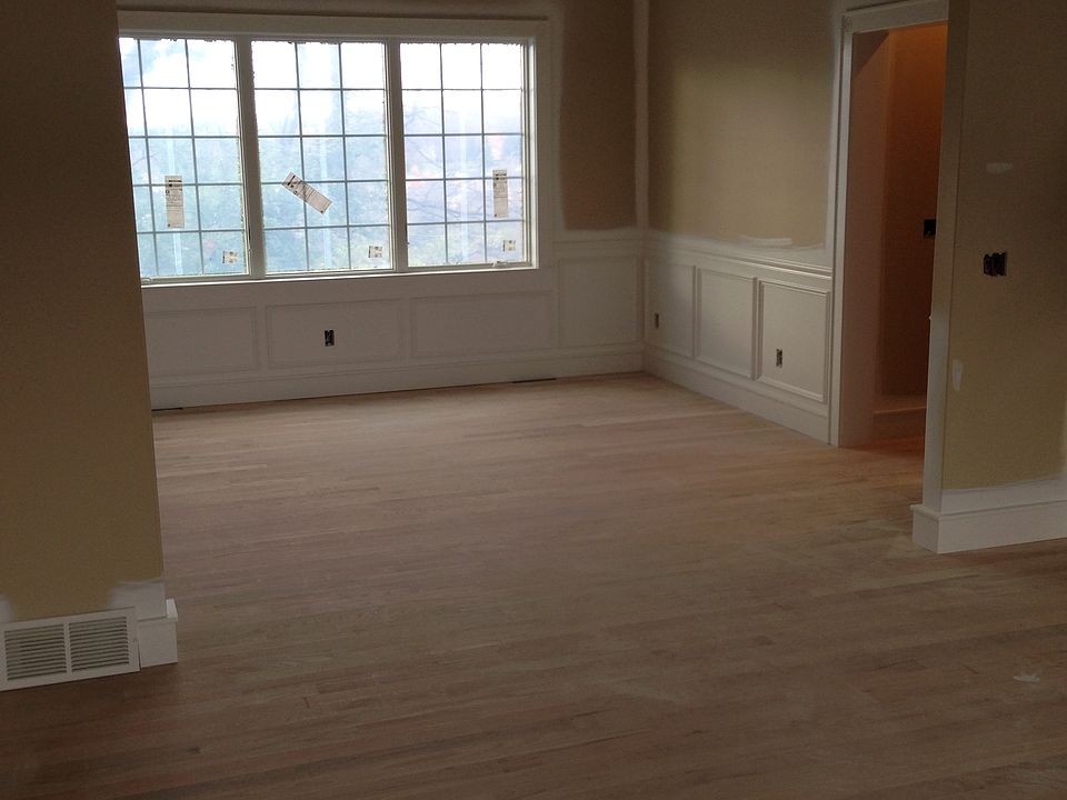 1st image of 807 Knighthood Cir