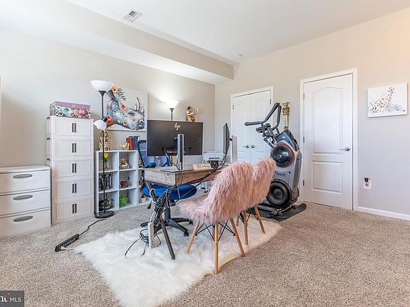 4th image of 522 Cobble Dr