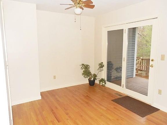 3rd image of 217 Heritage Dr