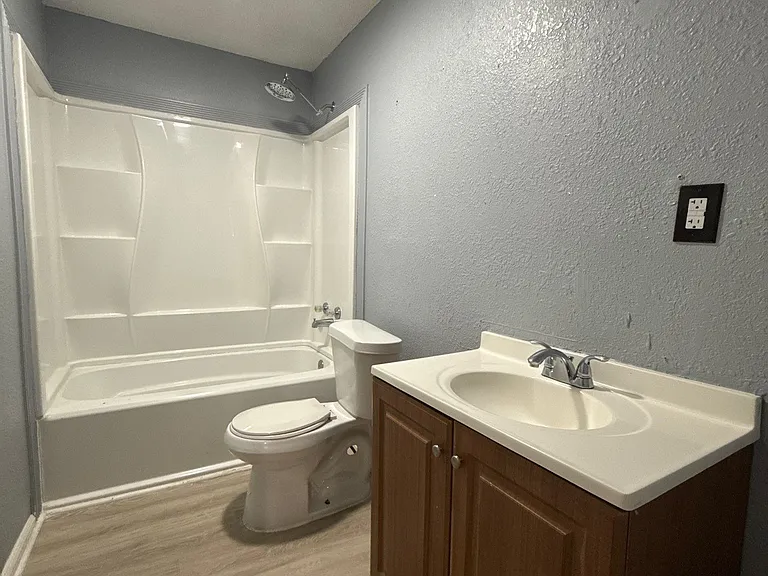 309 N Tipton St — Photo 3