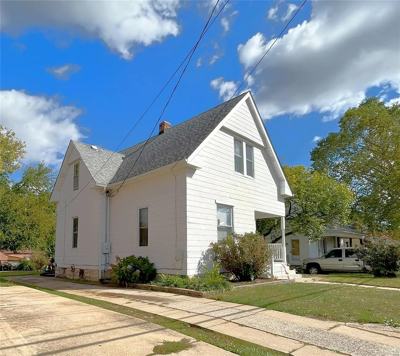317 E 5th St photo 1