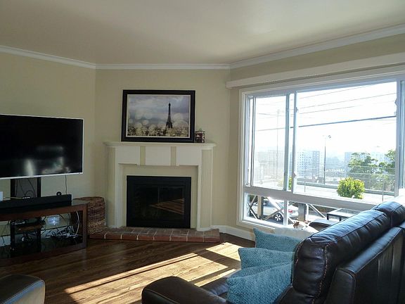 3rd image of 174 Byxbee St