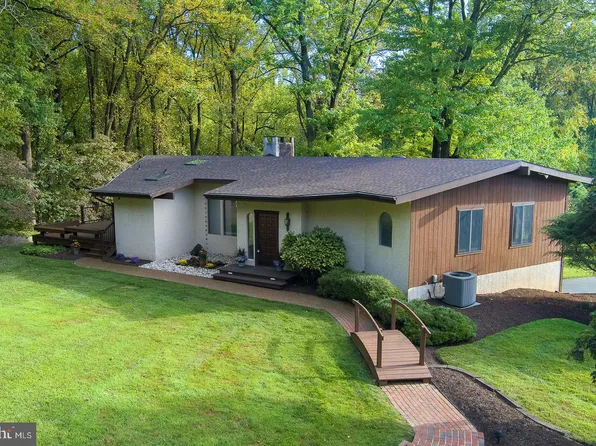 20 Bridle Path Ln, Chadds Ford, PA 19317