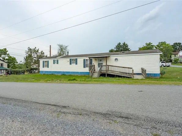 109 3rd St, Seminole, PA 16253