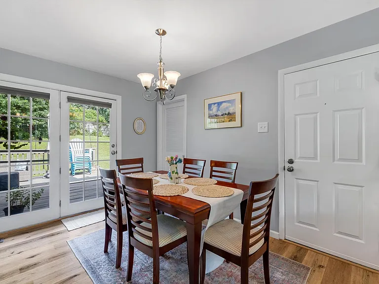 322 Spring Meadows Dr — Photo 9