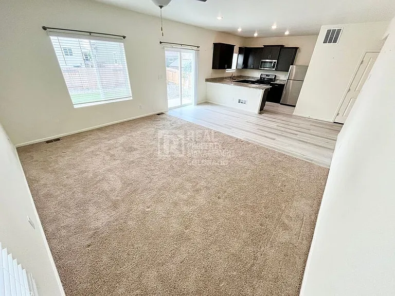 7104 Vermillion St — Photo 4