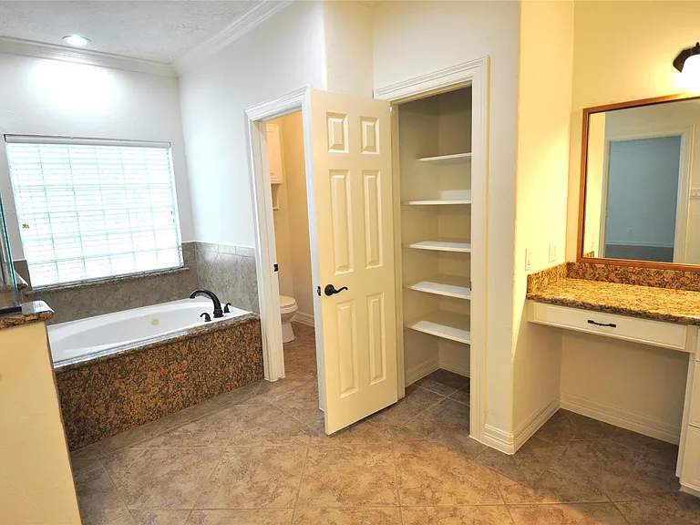 1914 Sand Hollow Ln — Photo 30