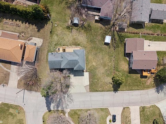 3rd image of 201 Fairway Dr