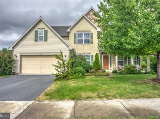 336 Hollow Vw, Manheim, PA 17545