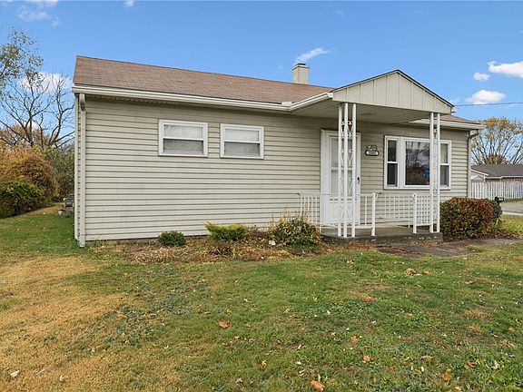 2nd image of 10885 Carlson Dr