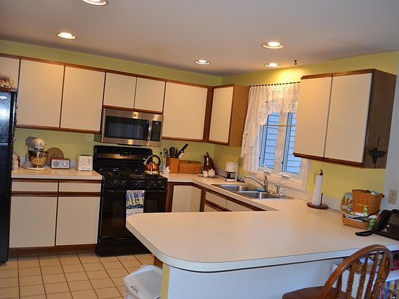 5th image of 320 Westmoreland St Unit E4