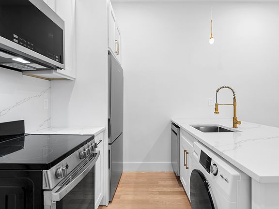 4th image of 202 W 96th St #1C
