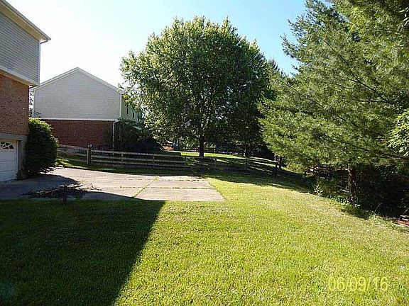 3rd image of 6415 Parkwood Pl