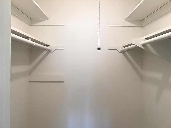 2nd image of 5303 Yarmouth Ave APT 108