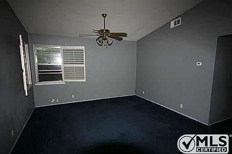 3rd image of 1004 Memorial Dr