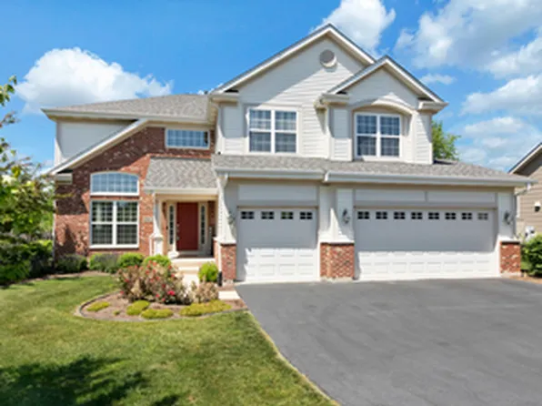 2911 Sauer Ct, North Aurora, IL 60542