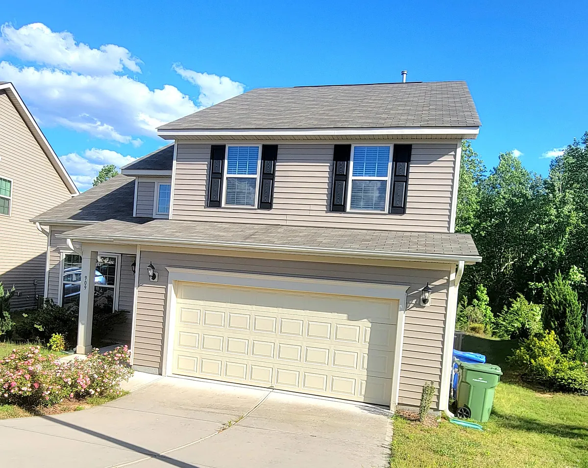 Building Photo - 909 Stable Fern Dr